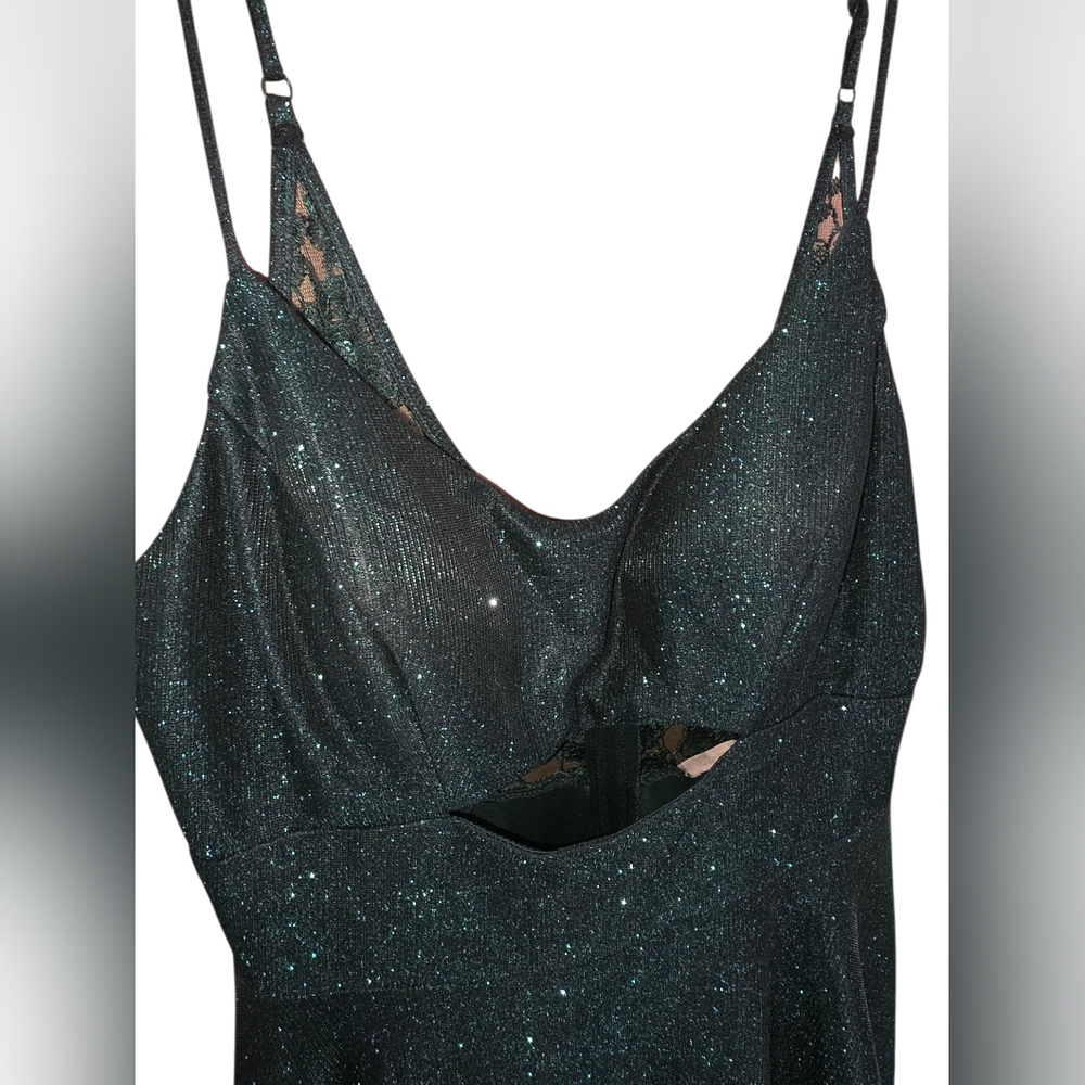 Elegant Emerald Green Evening Dress Gown - Homecoming - Prom